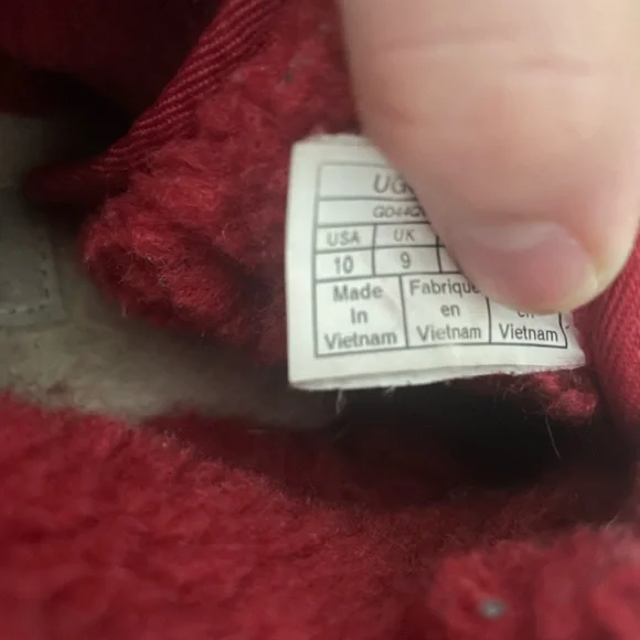 UGG Vibrant Red Suede Chukka Boots - Picture 5 of 5